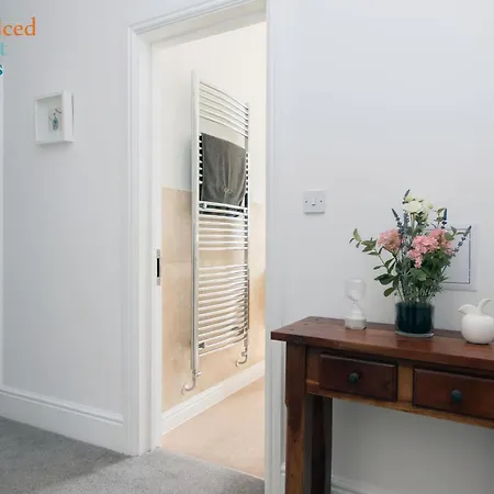 Light And Spacious Three Bedroom House In Margate Close To Beach And Amenities Esterno foto