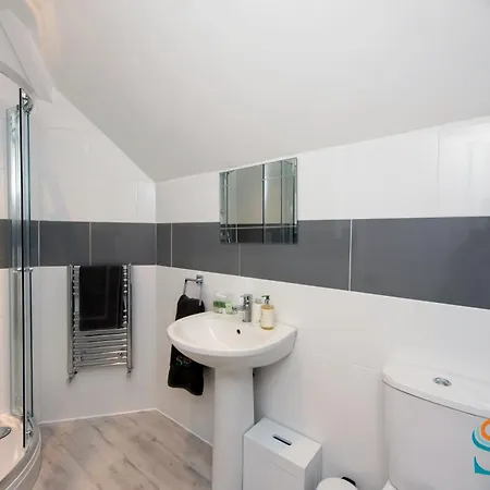 Light And Spacious Three Bedroom House In Margate Close To Beach And Amenities Esterno foto