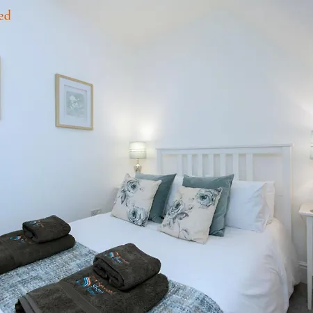 Light And Spacious Three Bedroom House In Margate Close To Beach And Amenities Esterno foto