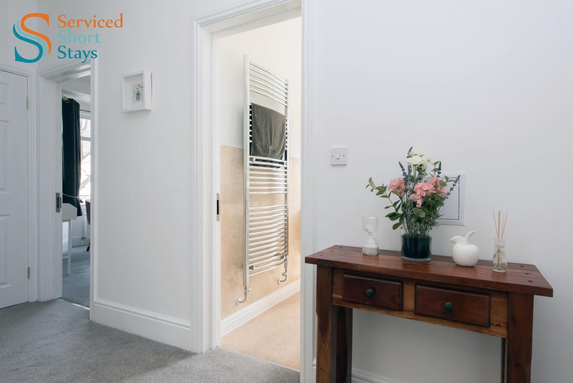 Apartment Light And Spacious Three Bedroom House In Close To And Amenities Margate